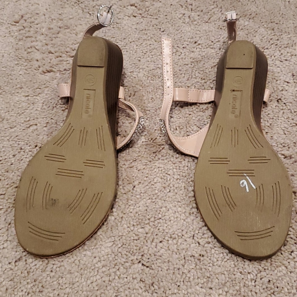 Sandals - Picture 2 of 3